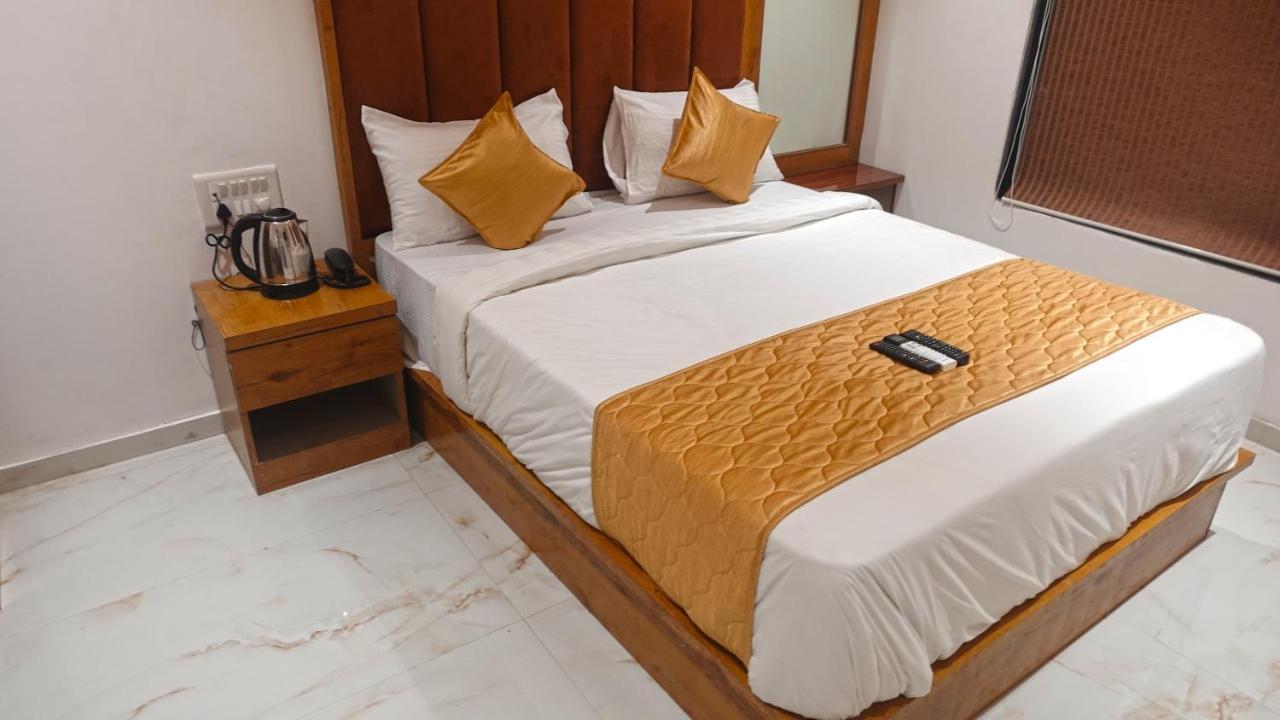 Hotel Palms Residency, Chembur Mumbai Kültér fotó